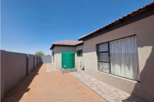To Let 4 Bedroom Property for Rent in Kathu Northern Cape
